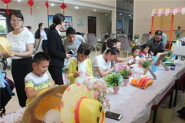 夏日風(fēng)尚，創(chuàng)意綻放——新龍·御都國際繽紛草帽DIY活動圓滿落幕